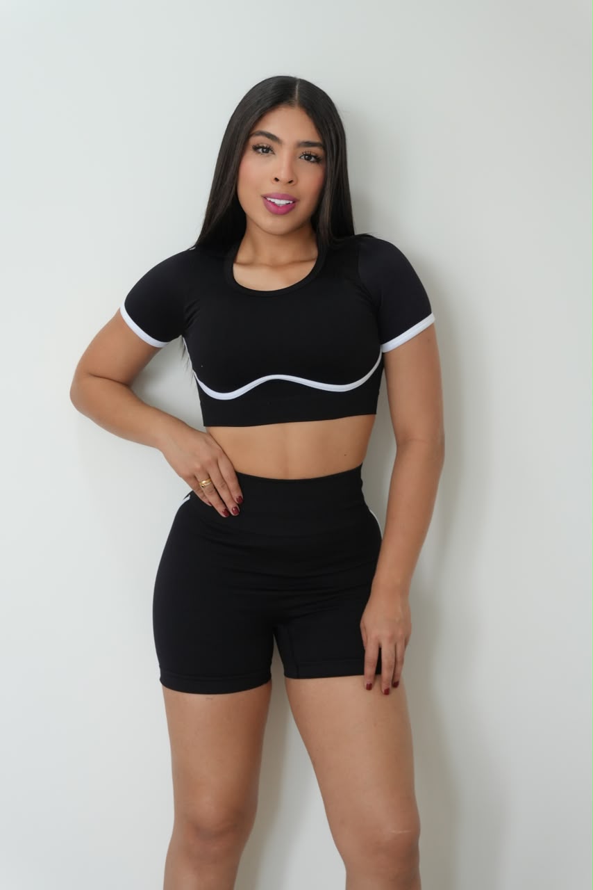 CONJUNTO SHORT BLUSA MANGA CORTA