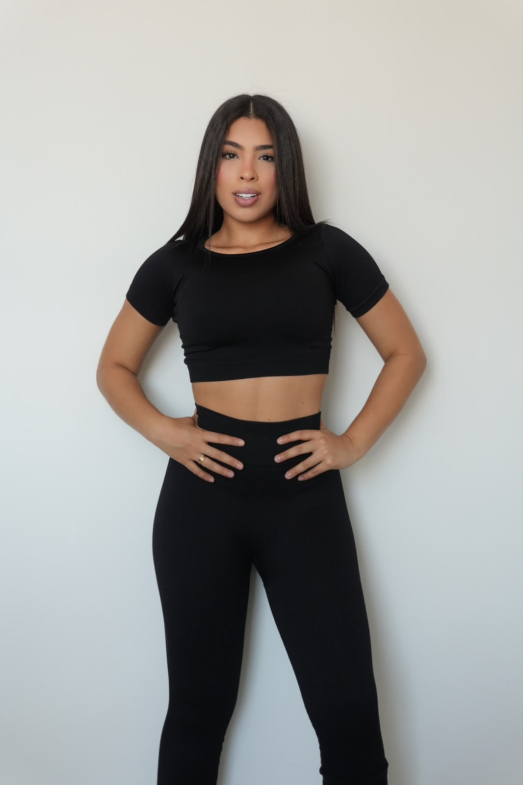 CONJUNTO LEGGINS BLUSA MANGA CORTA